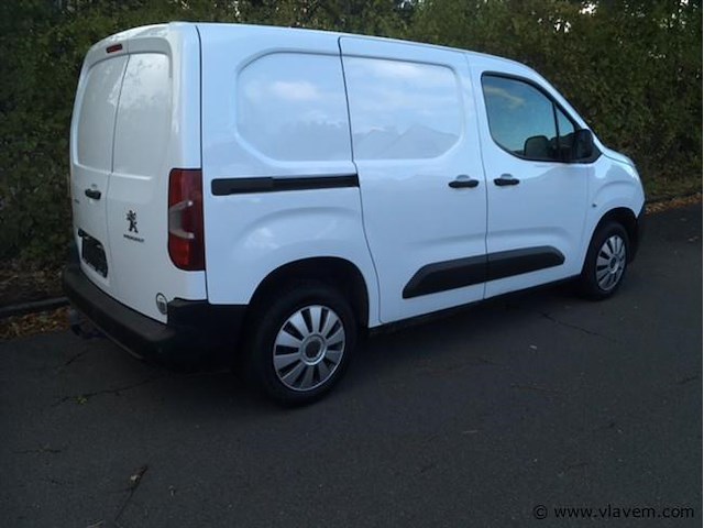 Lichte vrachtwagen - afbeelding 22 van  25