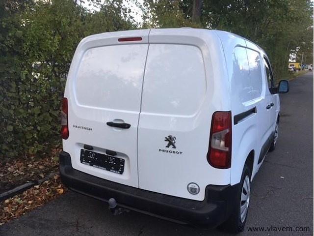 Lichte vrachtwagen - afbeelding 24 van  25