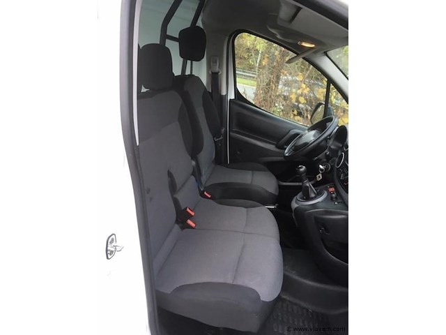 Lichte vrachtwagen - afbeelding 2 van  16