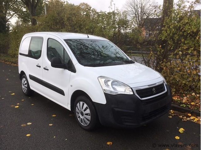 Lichte vrachtwagen - afbeelding 1 van  16