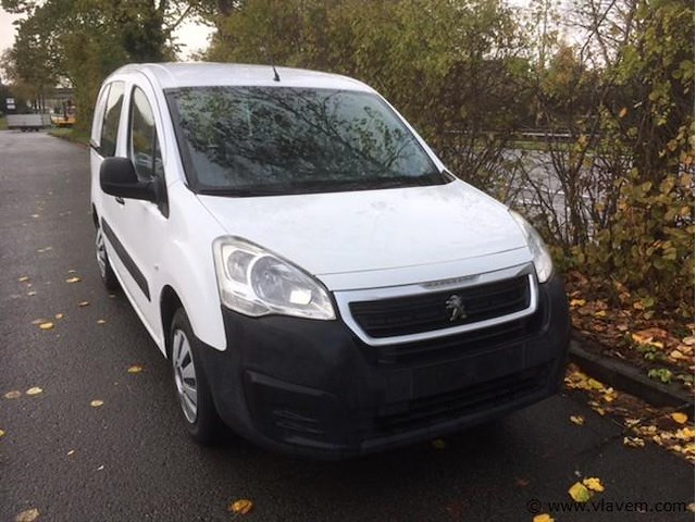 Lichte vrachtwagen - afbeelding 9 van  16