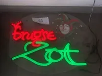Lichtreclame brugse zot - afbeelding 2 van  2