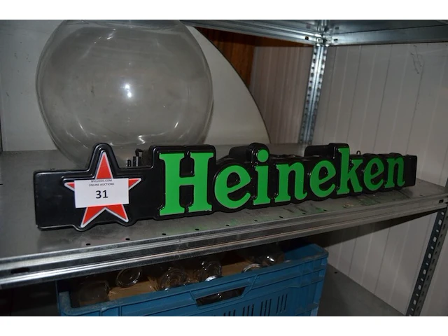 Lichtreclame heineken, bokaal glas, pvc bak met glazen koffietassen - afbeelding 3 van  5