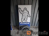 Lichtreclame michelin, één gezicht - afbeelding 2 van  2