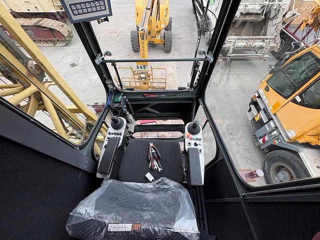 Liebherr - 2011 - mk88 - mobiele torenkraan - afbeelding 17 van  29