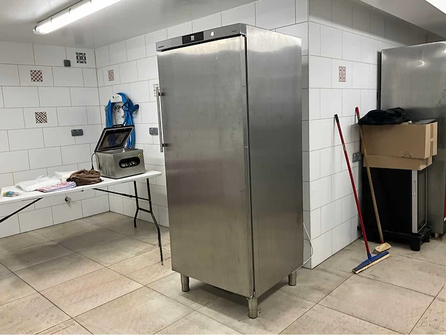 Liebherr - profil line - raffinagekamer - afbeelding 1 van  15