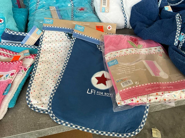 Lief! mix kavel diverse baby/kinder artikelen - afbeelding 2 van  13