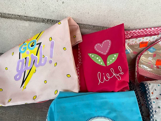Lief! mix kavel diverse baby/kinder artikelen - afbeelding 6 van  13
