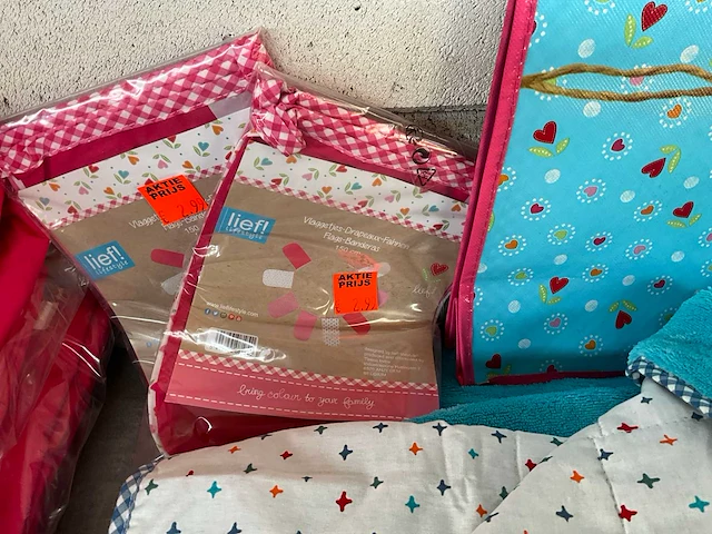 Lief! mix kavel diverse baby/kinder artikelen - afbeelding 10 van  13