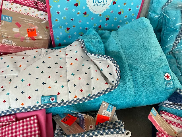 Lief! mix kavel diverse baby/kinder artikelen - afbeelding 11 van  13