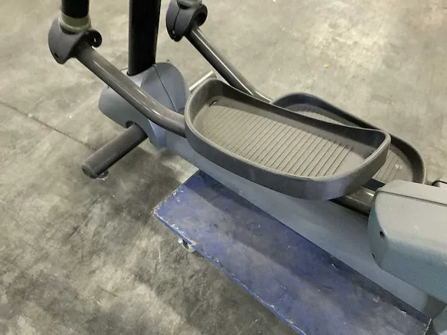 Life fitness 8500 next gen crosstrainer crosstrainer - afbeelding 4 van  5