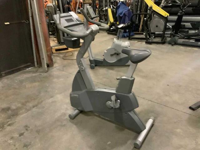 Life fitness 93c uprightbike home trainer - afbeelding 1 van  6