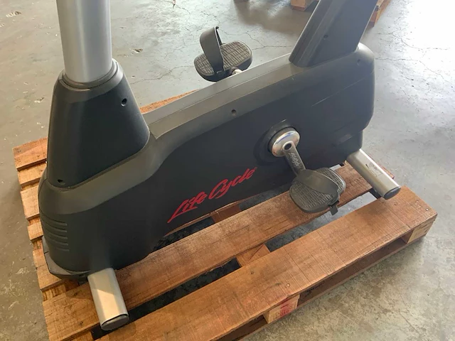 Life fitness 95 cycle uprightbike home trainer - afbeelding 4 van  6