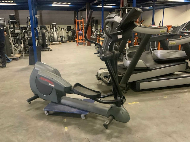 Life fitness 9500hr next gen elliptical crosstrainer - afbeelding 4 van  5