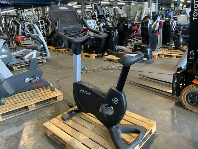 Life fitness 95c discover se home trainer - afbeelding 1 van  5