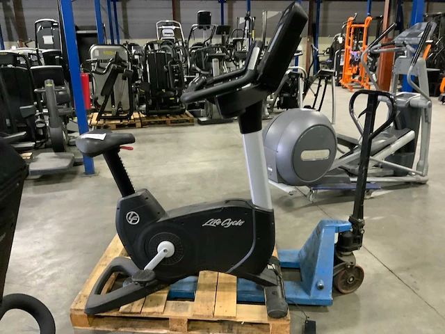 Life fitness 95c discover si uprightbike home trainer - afbeelding 4 van  7
