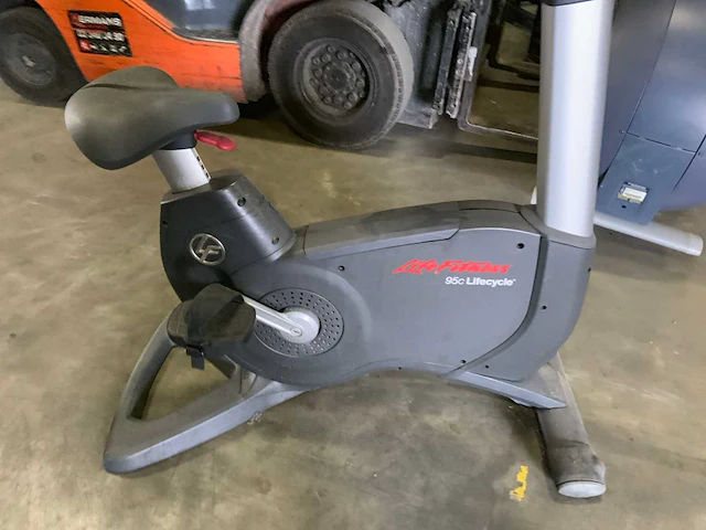 Life fitness 95c engage cycle home trainer - afbeelding 2 van  5