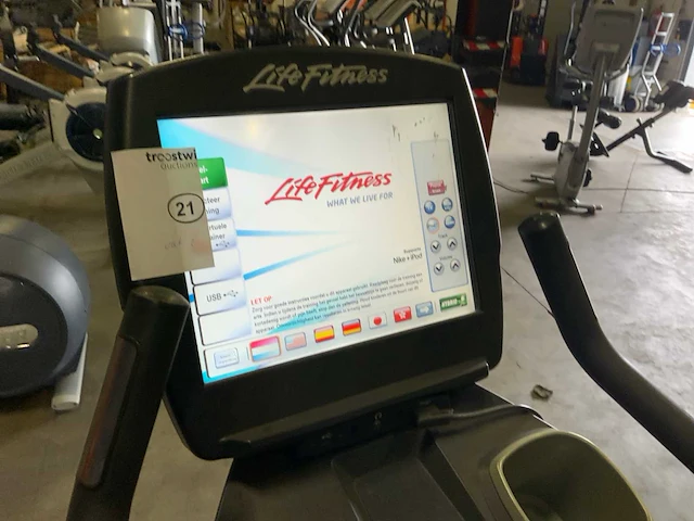 Life fitness 95c engage cycle home trainer - afbeelding 4 van  5