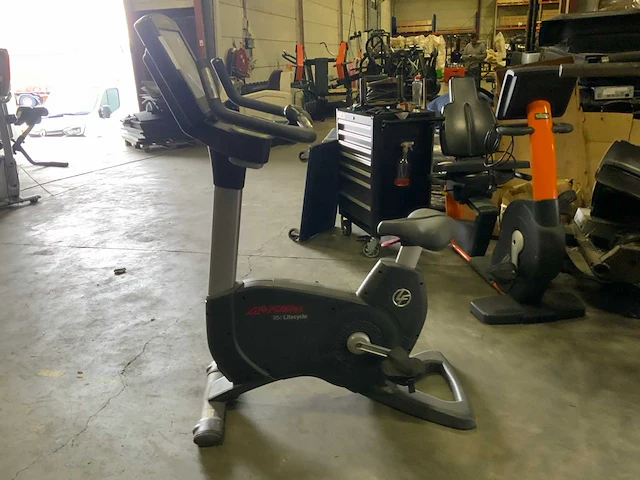 Life fitness 95c engage cycle home trainer - afbeelding 5 van  5