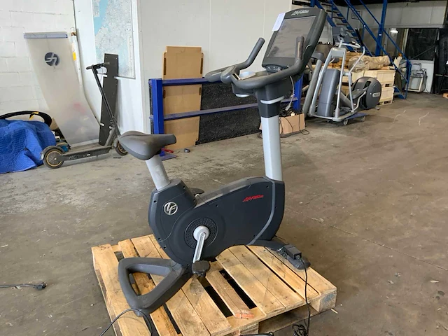 Life fitness 95c engage uprightbike home trainer - afbeelding 1 van  7