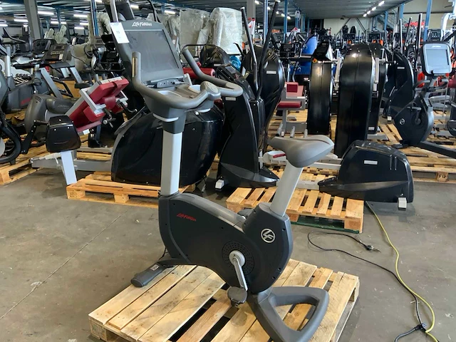 Life fitness 95c engage uprightbike home trainer - afbeelding 2 van  7