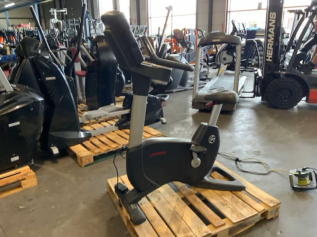 Life fitness 95c engage uprightbike home trainer - afbeelding 4 van  7