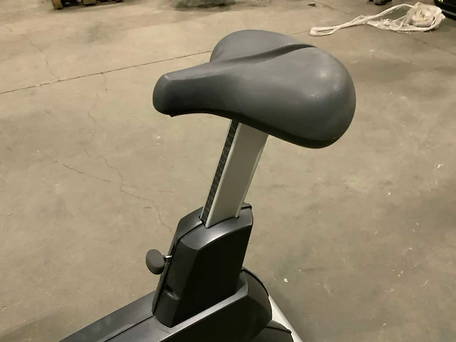 Life fitness 95ci integrety uprightbike home trainer - afbeelding 7 van  8