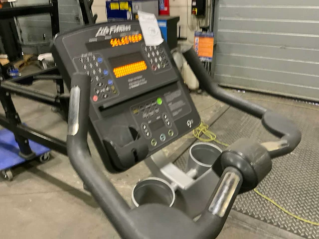 Life fitness 95ci integrety uprightbike home trainer - afbeelding 3 van  6