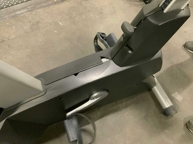 Life fitness 95ci integrety uprightbike home trainer - afbeelding 4 van  6