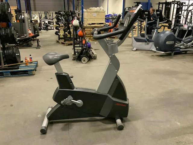 Life fitness 95ci integrety uprightbike home trainer - afbeelding 5 van  6