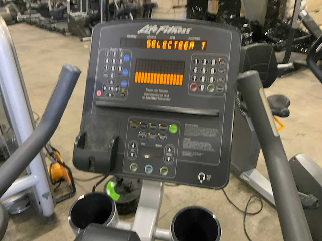 Life fitness 95ci integrity uprightbike home trainer - afbeelding 4 van  5