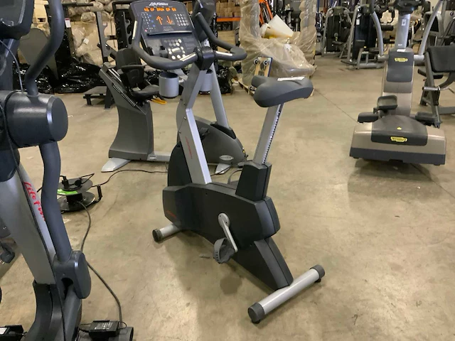 Life fitness 95ci integrity uprightbike home trainer - afbeelding 5 van  5