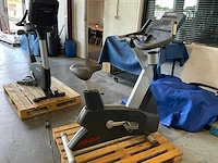 Life fitness 95ci integrity uprightbike home trainer - afbeelding 2 van  5