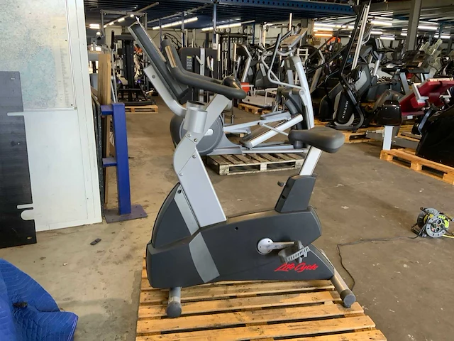 Life fitness 95ci integrity uprightbike home trainer - afbeelding 5 van  5