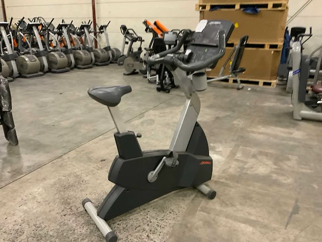 Life fitness 95ci integrity uprightbike home trainer - afbeelding 2 van  5