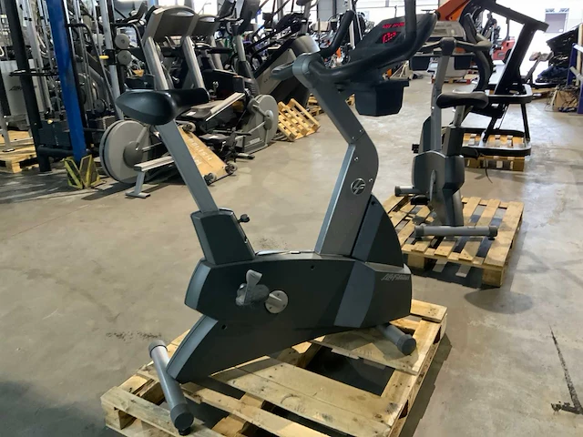 Life fitness 95ci uprightbike home trainer - afbeelding 4 van  5