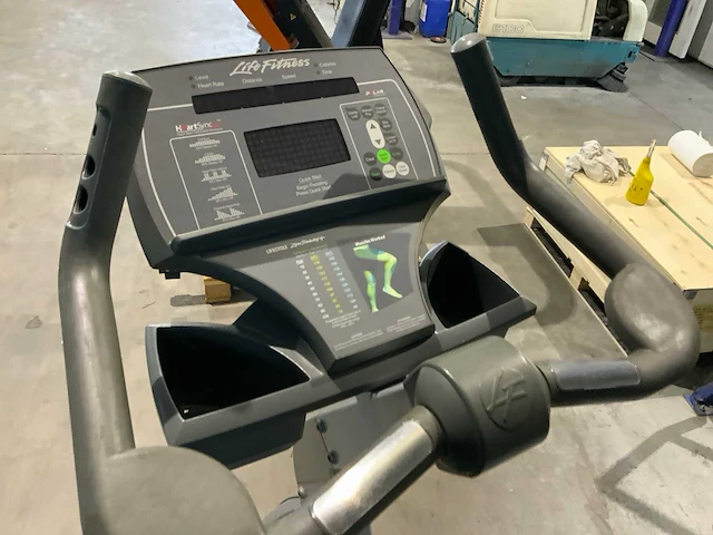 Life fitness 95ci uprightbike home trainer - afbeelding 2 van  4