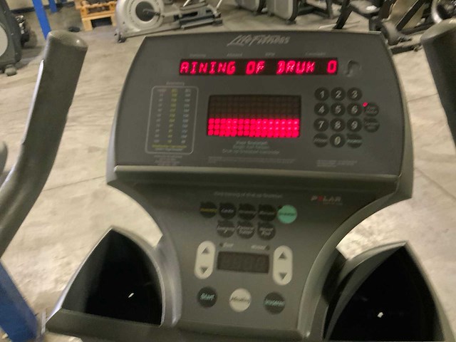 Life fitness 95ci uprightbike home trainer - afbeelding 4 van  6