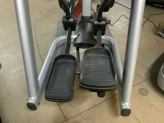 Life fitness 95f discover se flexstrider crosstrainer - afbeelding 3 van  5