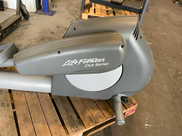 Life fitness 95x club series elliptical crosstrainer - afbeelding 3 van  6
