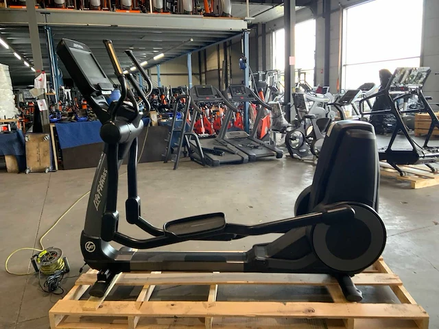 Life fitness 95x discover se elliptical crosstrainer - afbeelding 3 van  6