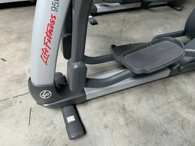 Life fitness 95x engage crosstrainer - afbeelding 3 van  8