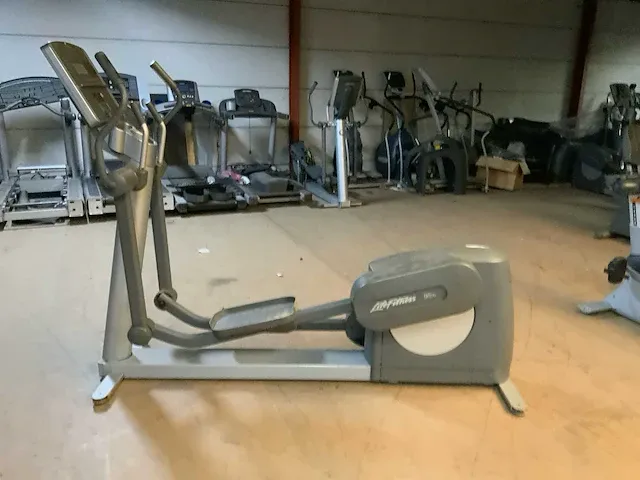 Life fitness 95xi crosstrainer crosstrainer - afbeelding 1 van  6
