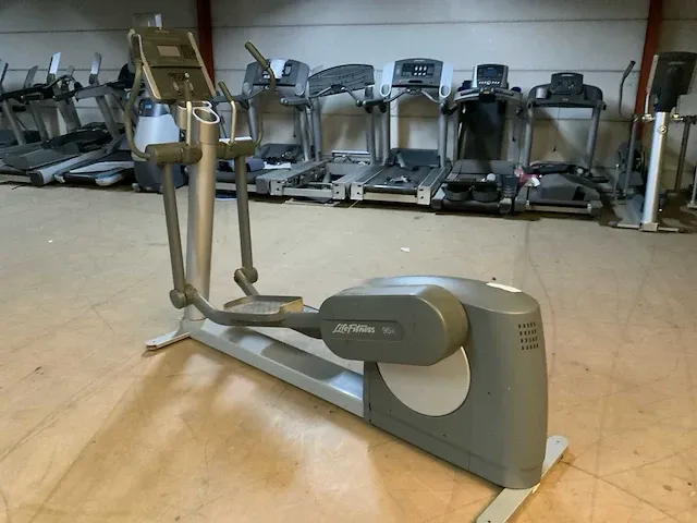Life fitness 95xi crosstrainer crosstrainer - afbeelding 2 van  6
