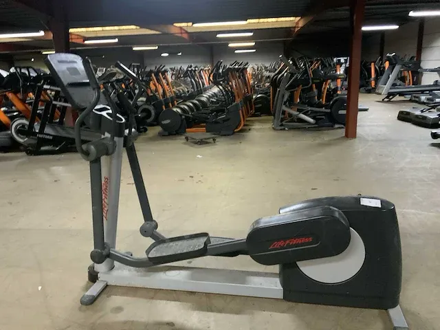 Life fitness 95xi integrety crosstrainer - afbeelding 1 van  5