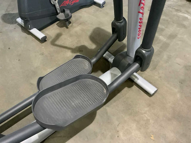 Life fitness achieve elliptical crosstrainer - afbeelding 2 van  5