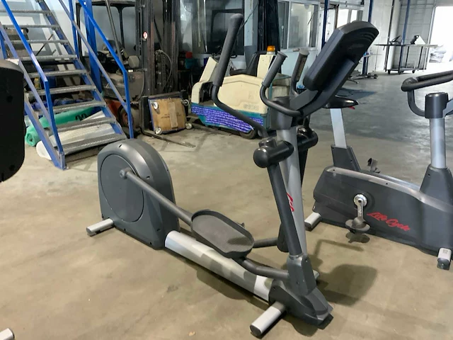 Life fitness achieve elliptical crosstrainer - afbeelding 4 van  5