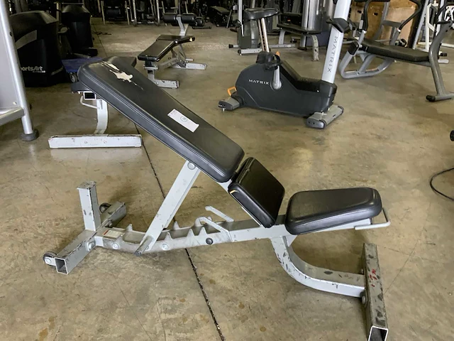 Life fitness adjustable bench krachtstation - afbeelding 2 van  4