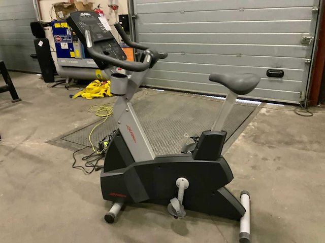Life fitness c95 integrity uprightbike home trainer - afbeelding 1 van  6