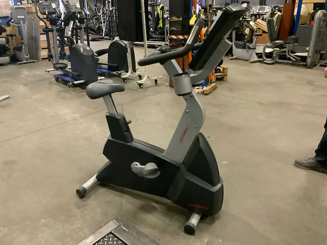 Life fitness c95 integrity uprightbike home trainer - afbeelding 3 van  6